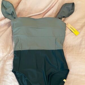 Summersalt Women’s Swimsuit The Ruffle Oasis size 4